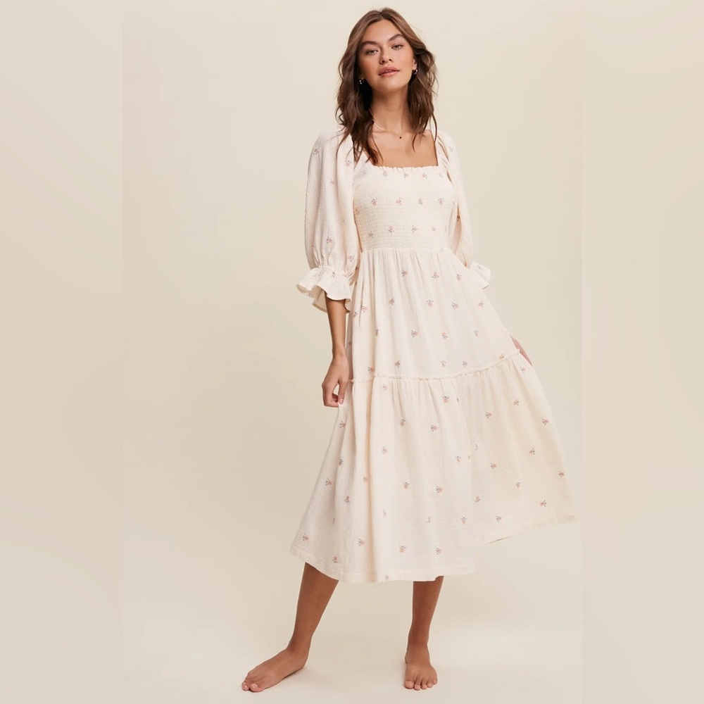 Embroidered Peach Puff Sleeve Dress